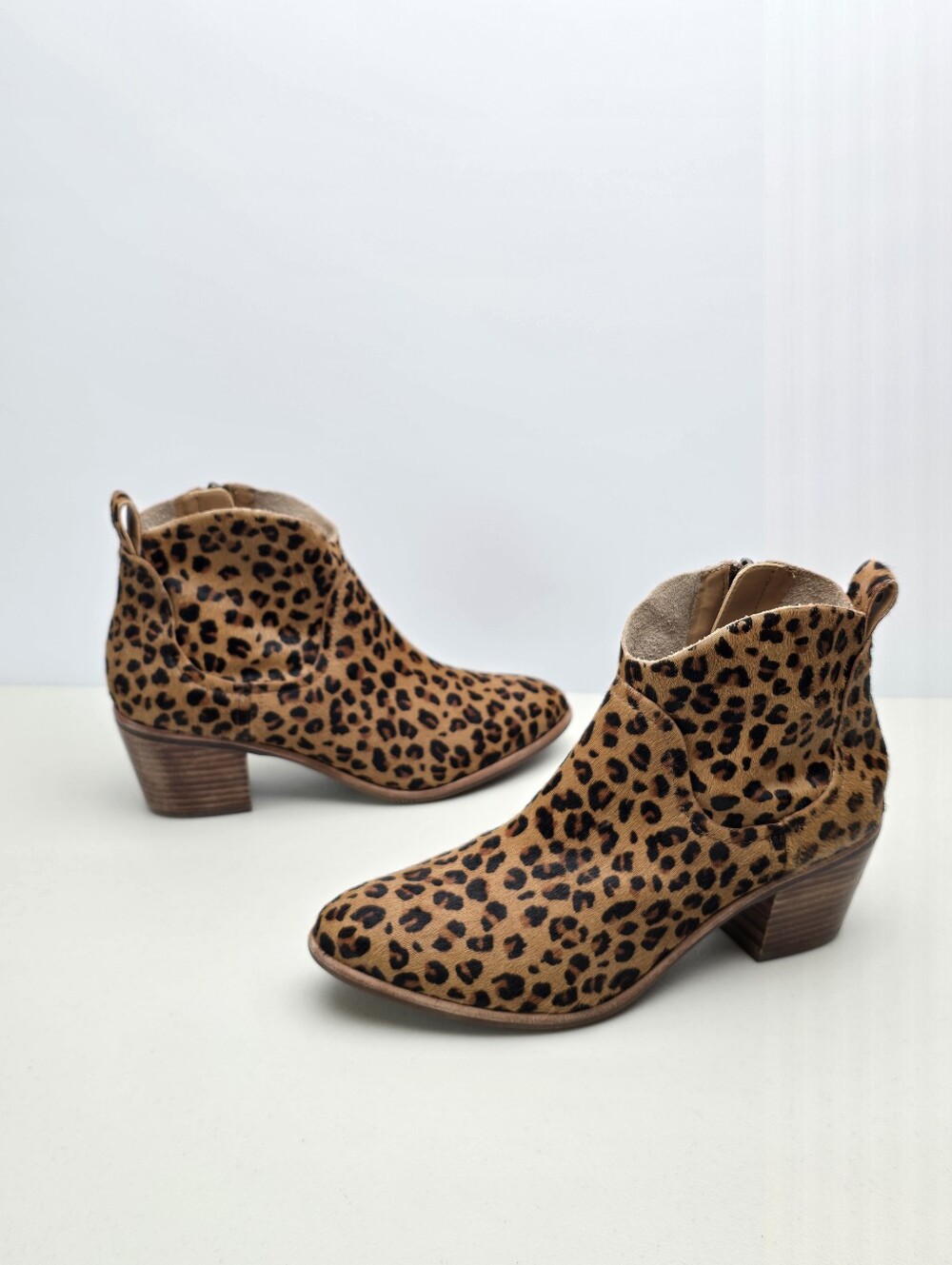 UGG Kingsburg Leopard Calf Hair Western Ankle Boots Booties Size 10